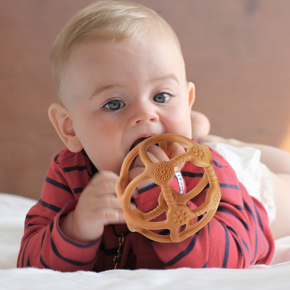 Mordedor de silicona Haakaa en forma de bola – Alivio para dientes y encías desde los primeros meses
